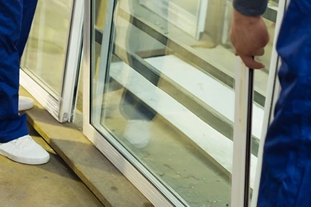 Commercial Glass Repair Technician in Bradenton, FL
